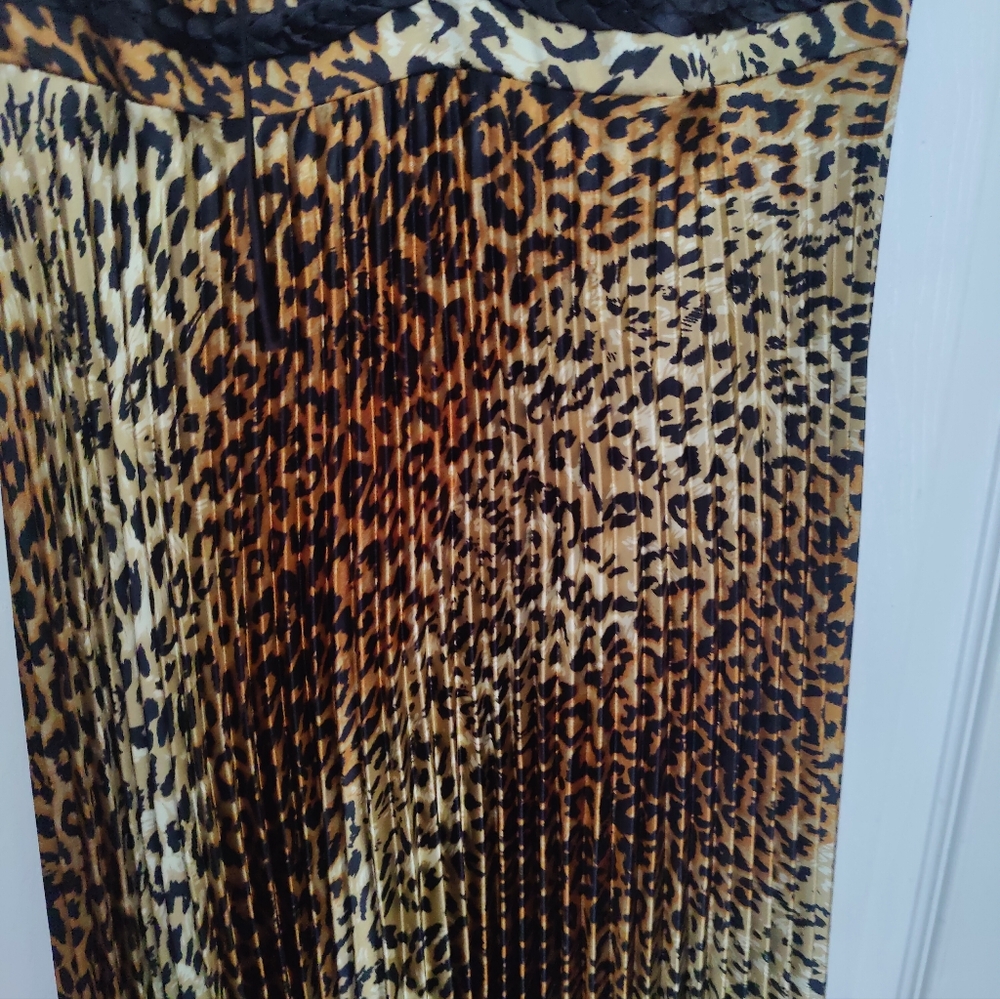 Va Va Voom Leopard Print Backless Pleated Maxi Dr… - image 5